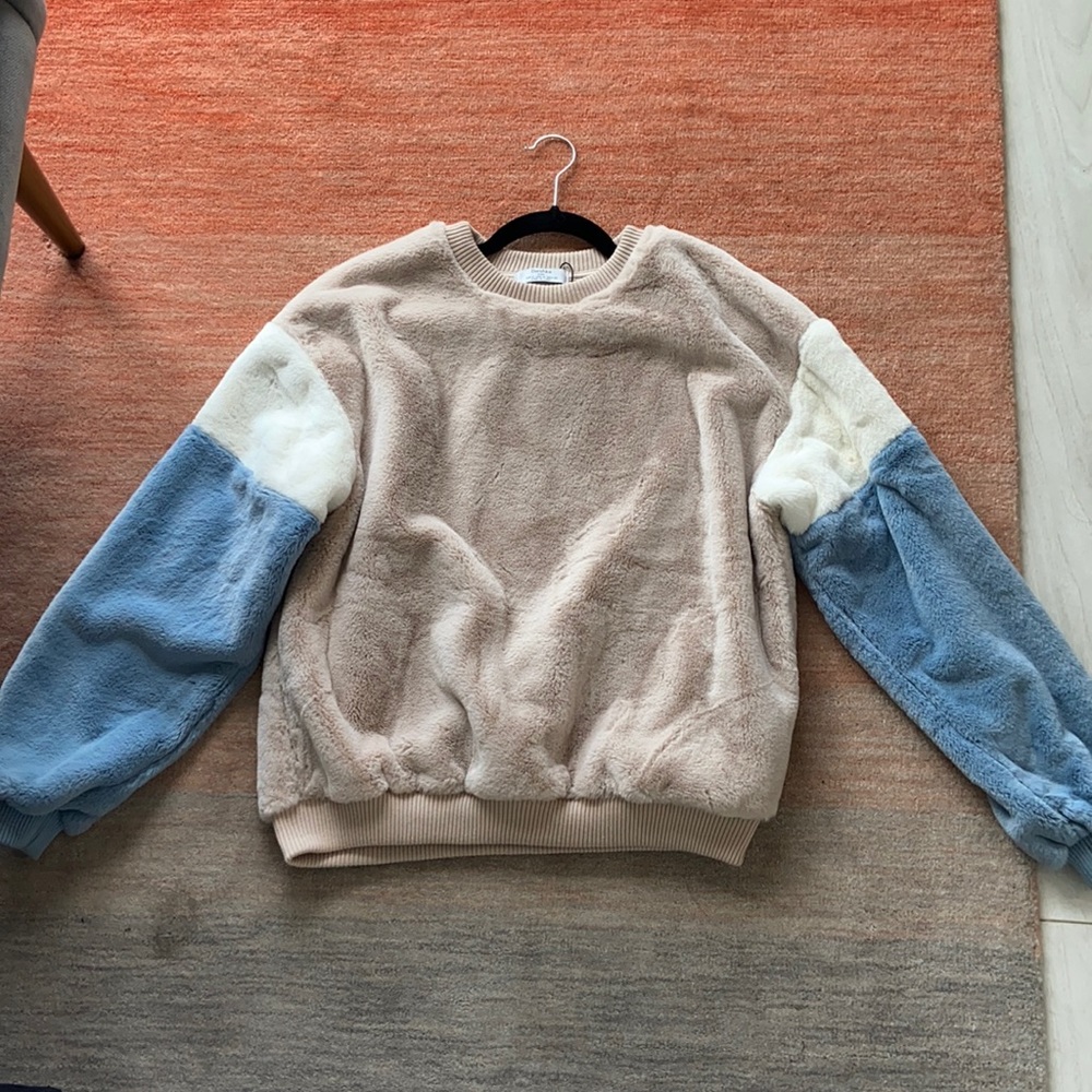NWT Bershka Super Soft Fuzzy Sweater